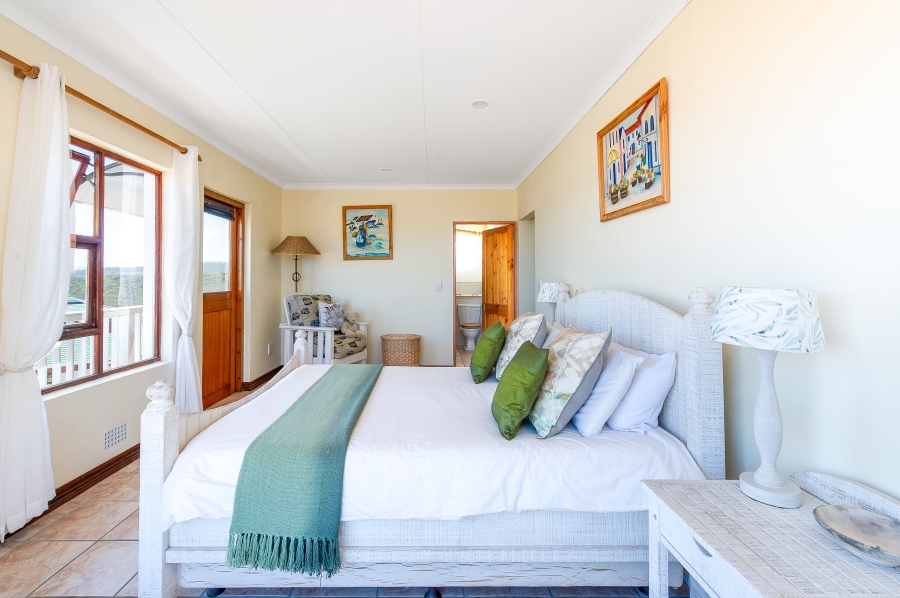 6 Bedroom Property for Sale in Cola Beach Western Cape